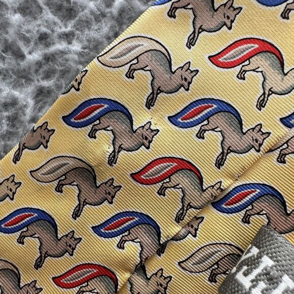 Bally Silk Tie Yellow Fox Print Vintage Made In Italy - Picture 7 of 7